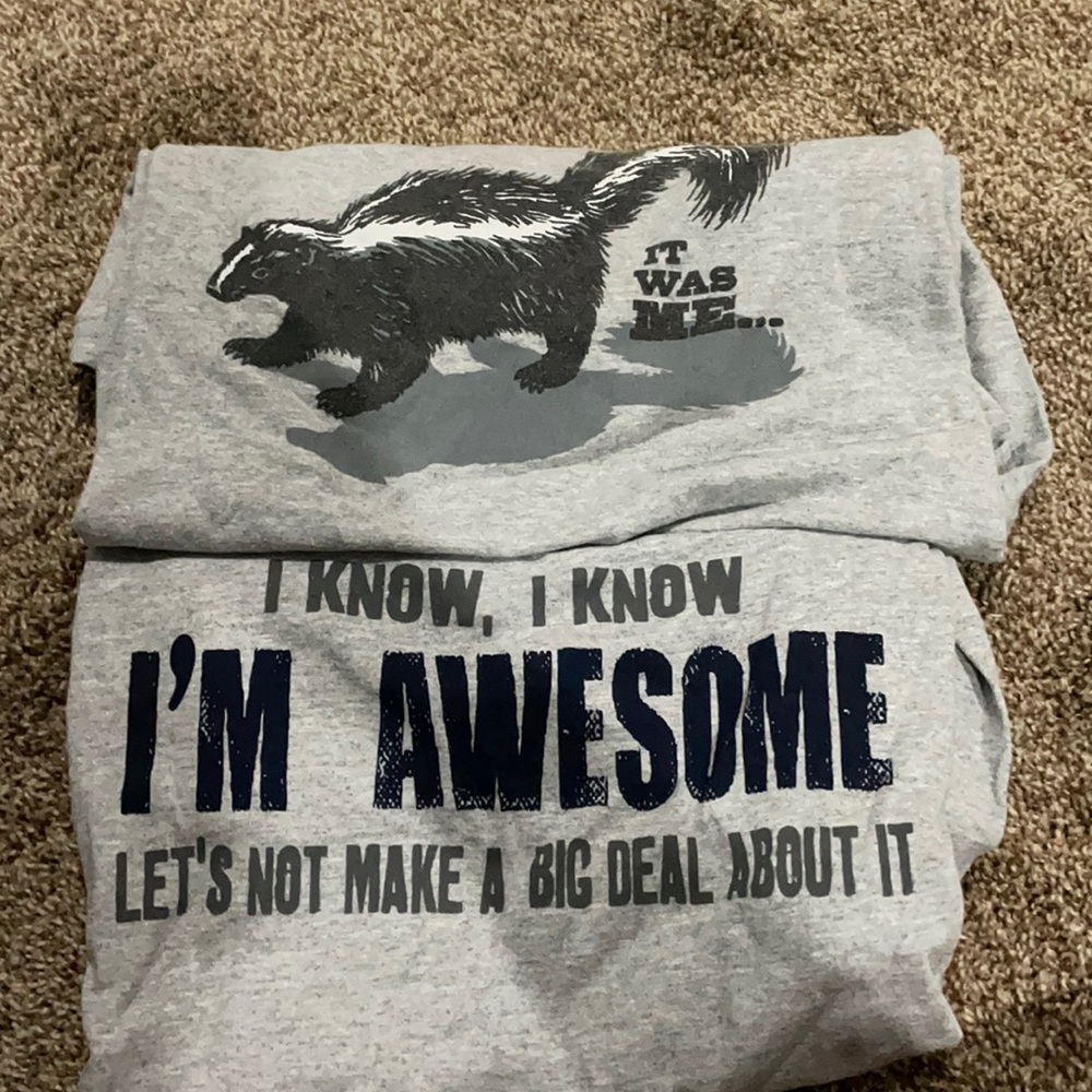 2 Funny Men’s Med shirts